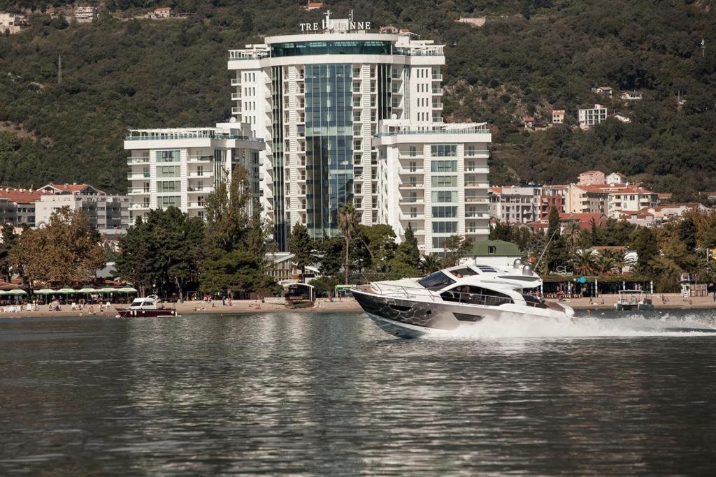 Anna Tre Canne Budva
